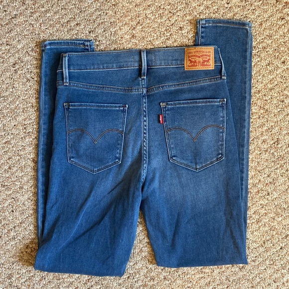 720 Levi’s High Rise Super Skinny Jeans - Picture 2 of 5